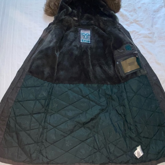 Long grey winter jacket from aritzia - Picture 5 of 9